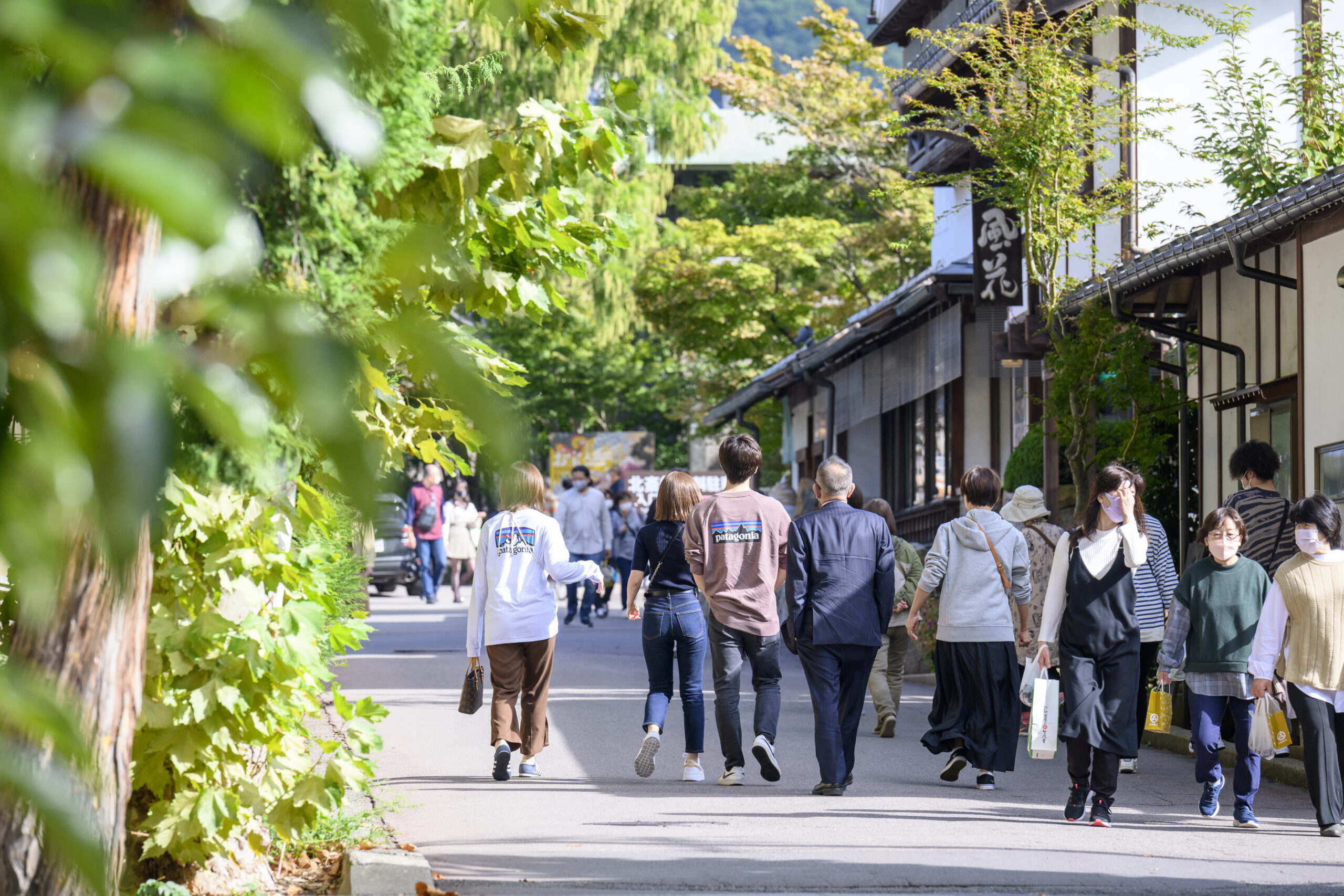 小布施らしい中心エリアの町並みを歩く